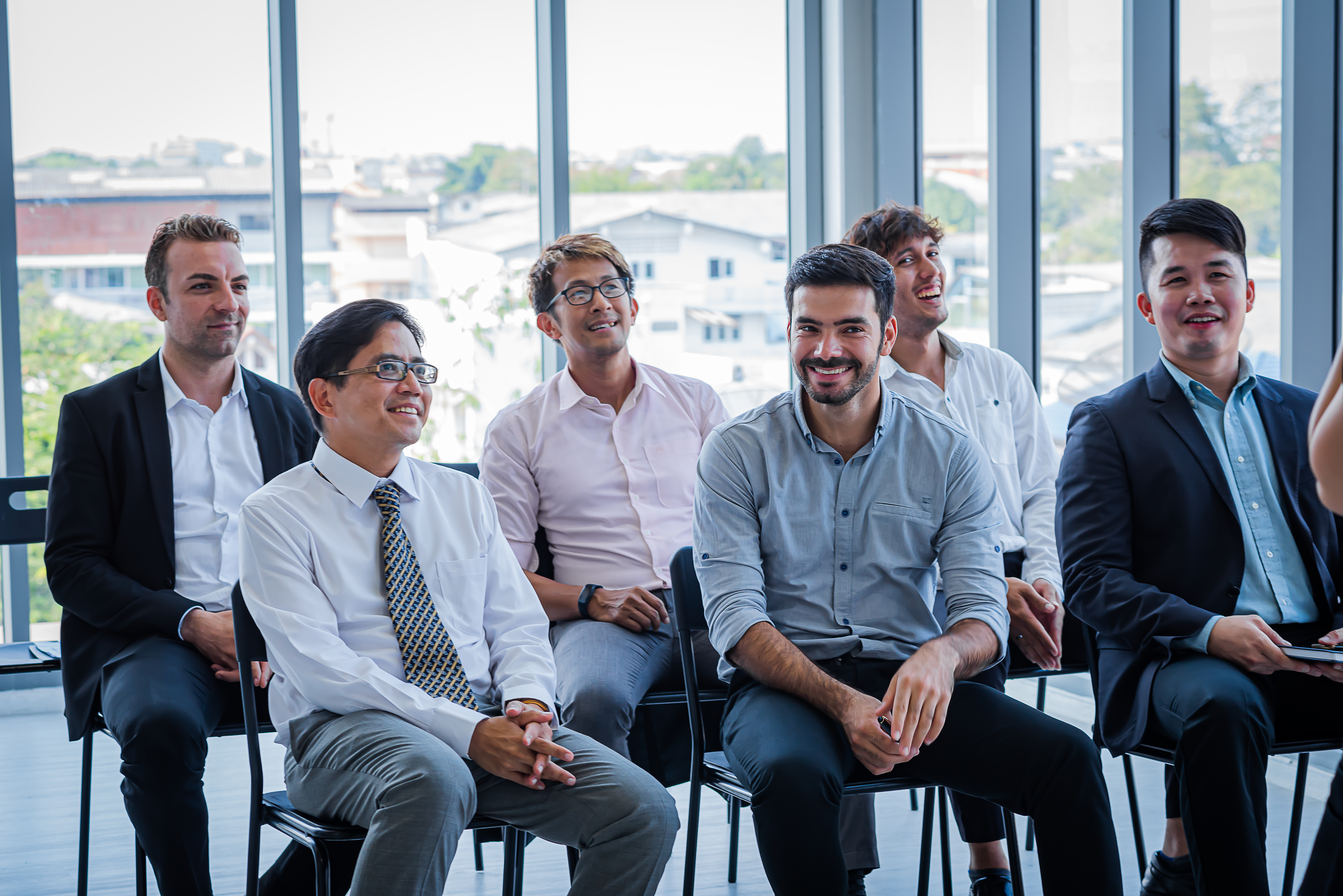 Business people sit and listen seminar and Happy